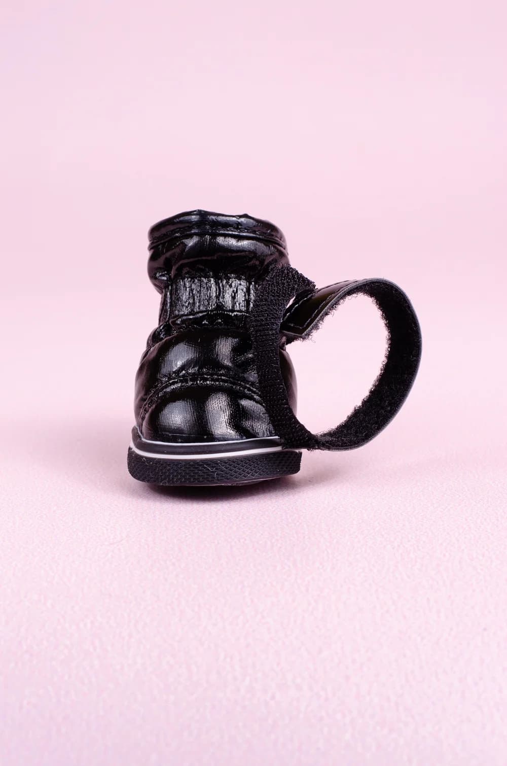 Чорне зимове взуття на хутрі для собак розмір 1