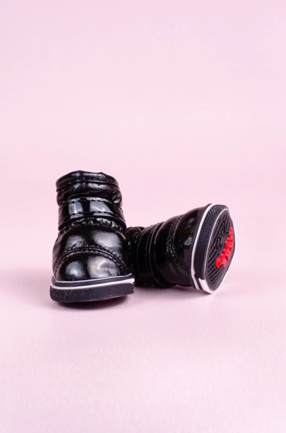 Чорне зимове взуття на хутрі для собак розмір 1