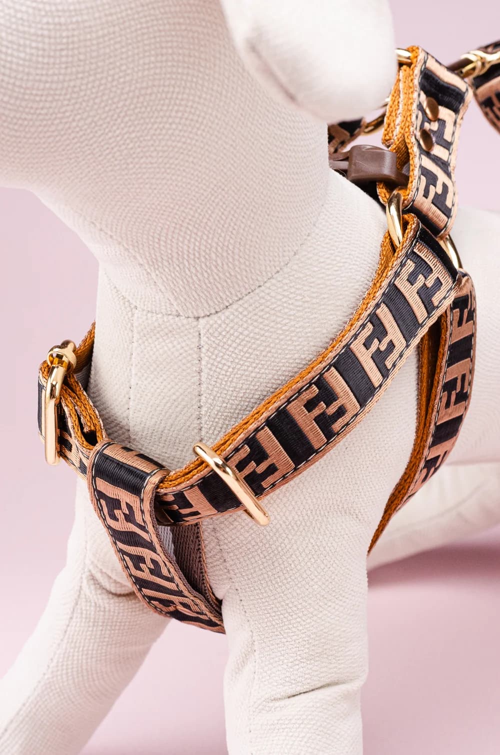 Комплект амуниции для собак шлейка + поводок 1.5м в стиле Fendi S