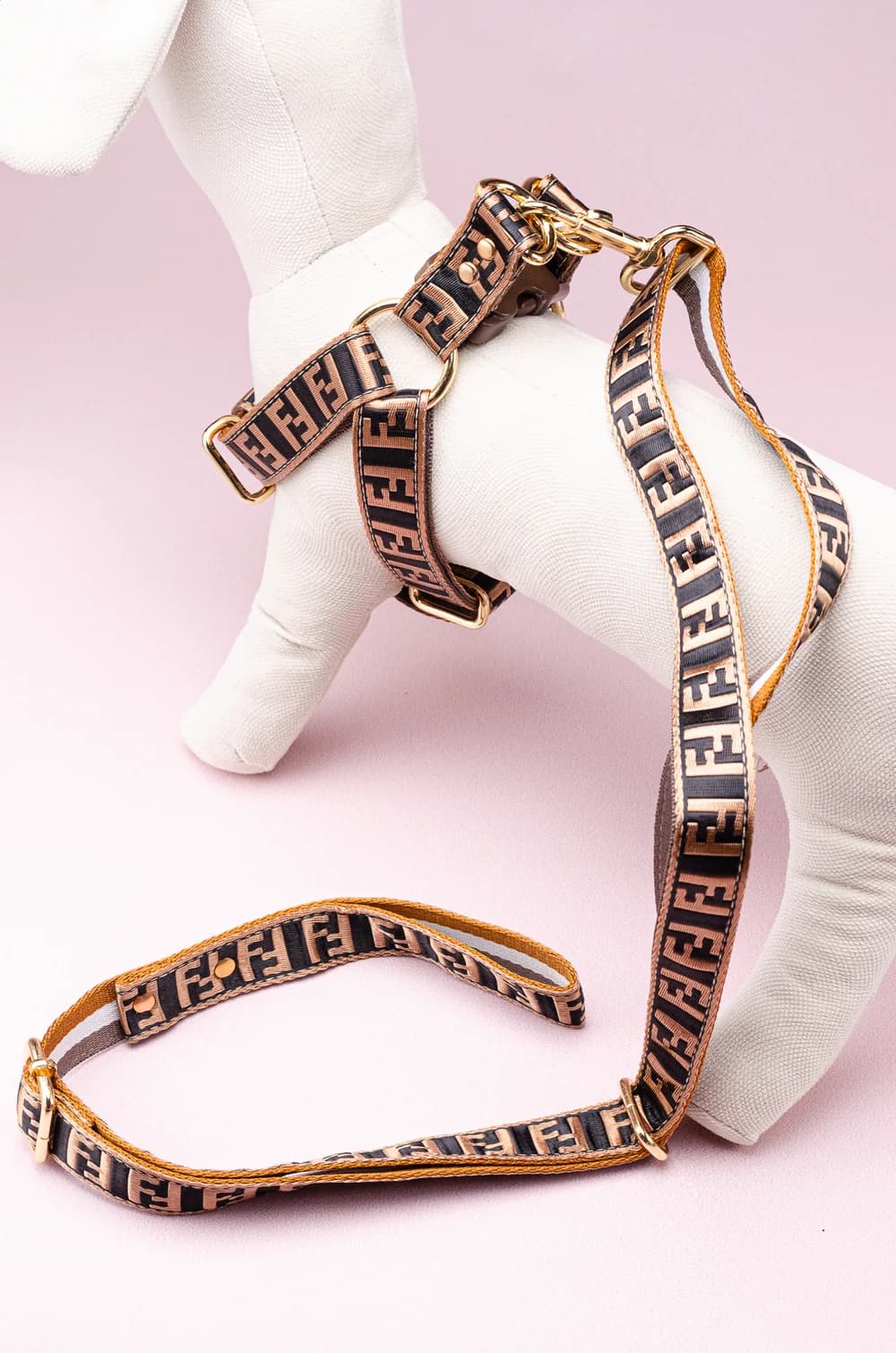 Комплект амуниции для собак шлейка + поводок 1.5м в стиле Fendi S