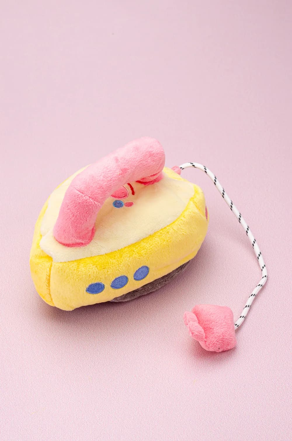 М'яка іграшка для собак з пискавкою і карманом для пошуку смаколиків "Праска"