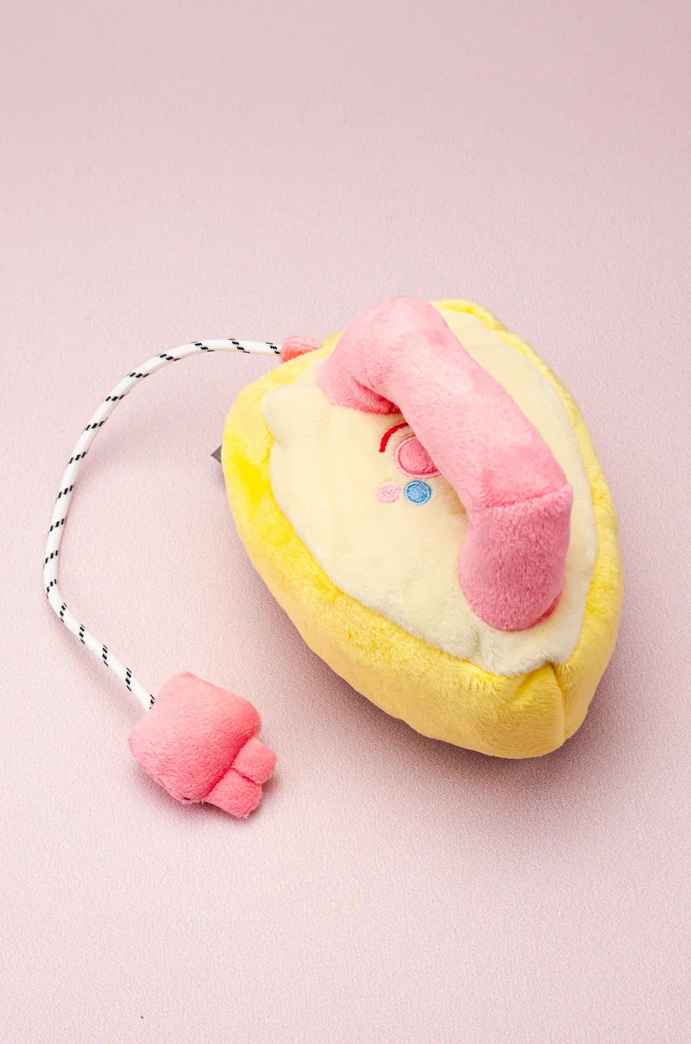 М'яка іграшка для собак з пискавкою і карманом для пошуку смаколиків "Праска"