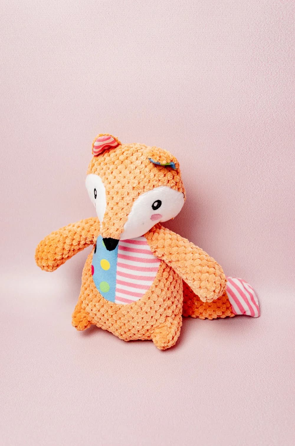 М'яка іграшка для собак з пискавкою "Лисиця"