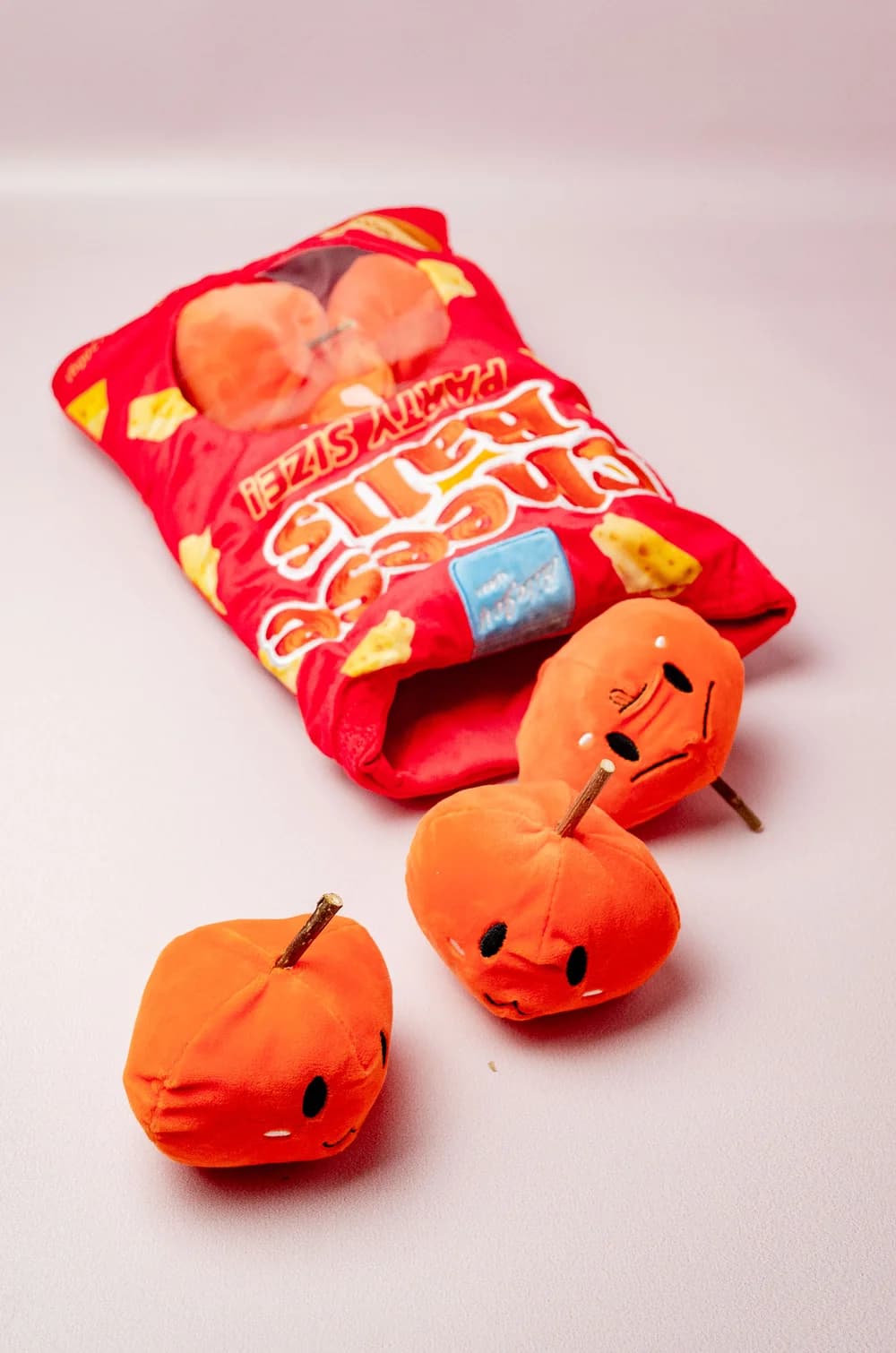 М'яка розвиваюча іграшка для собак "Яблука"