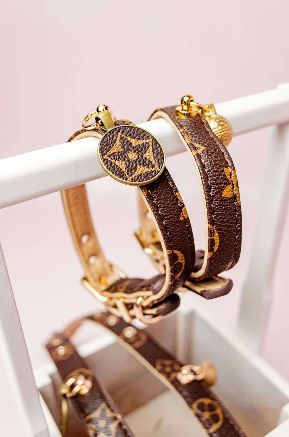 Нашийник для собак в стилі Louis Vuitton з кулончиком XS