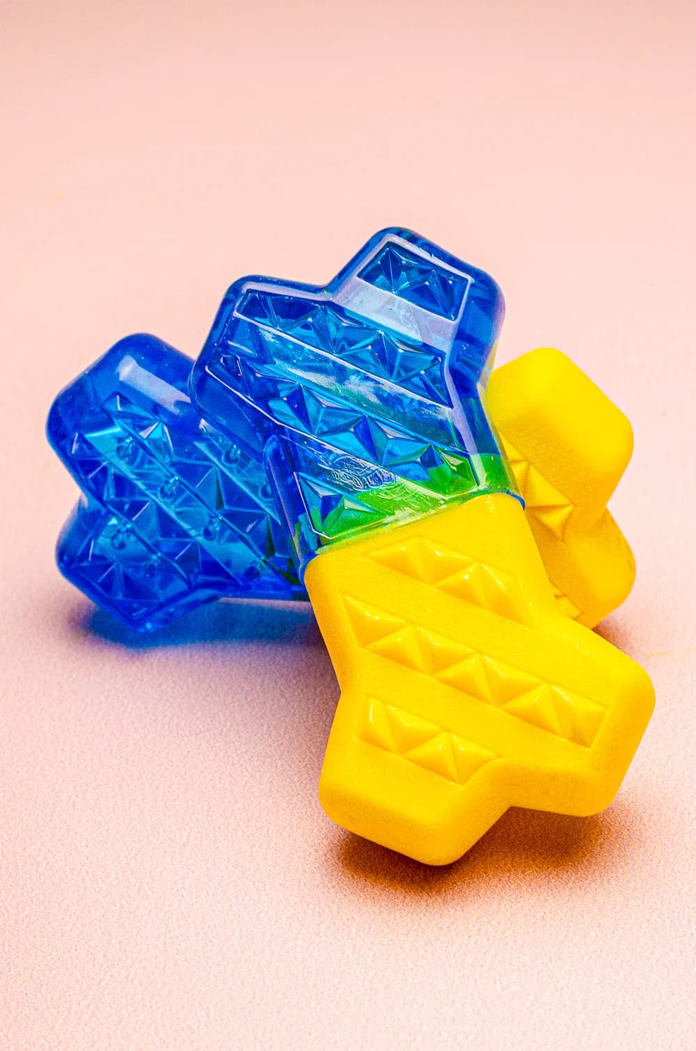 Охолоджуюча іграшка для собак "Кісточка" (гума, 14*7см)