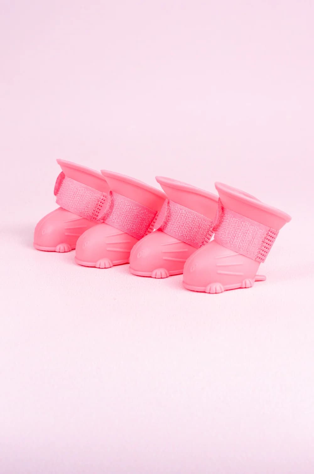 Розовые силиконовые ботинки для собак размер S