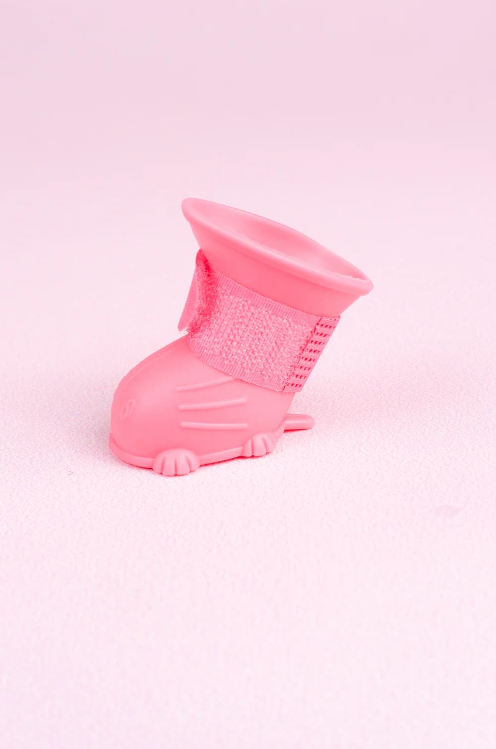Розовые силиконовые ботинки для собак размер S