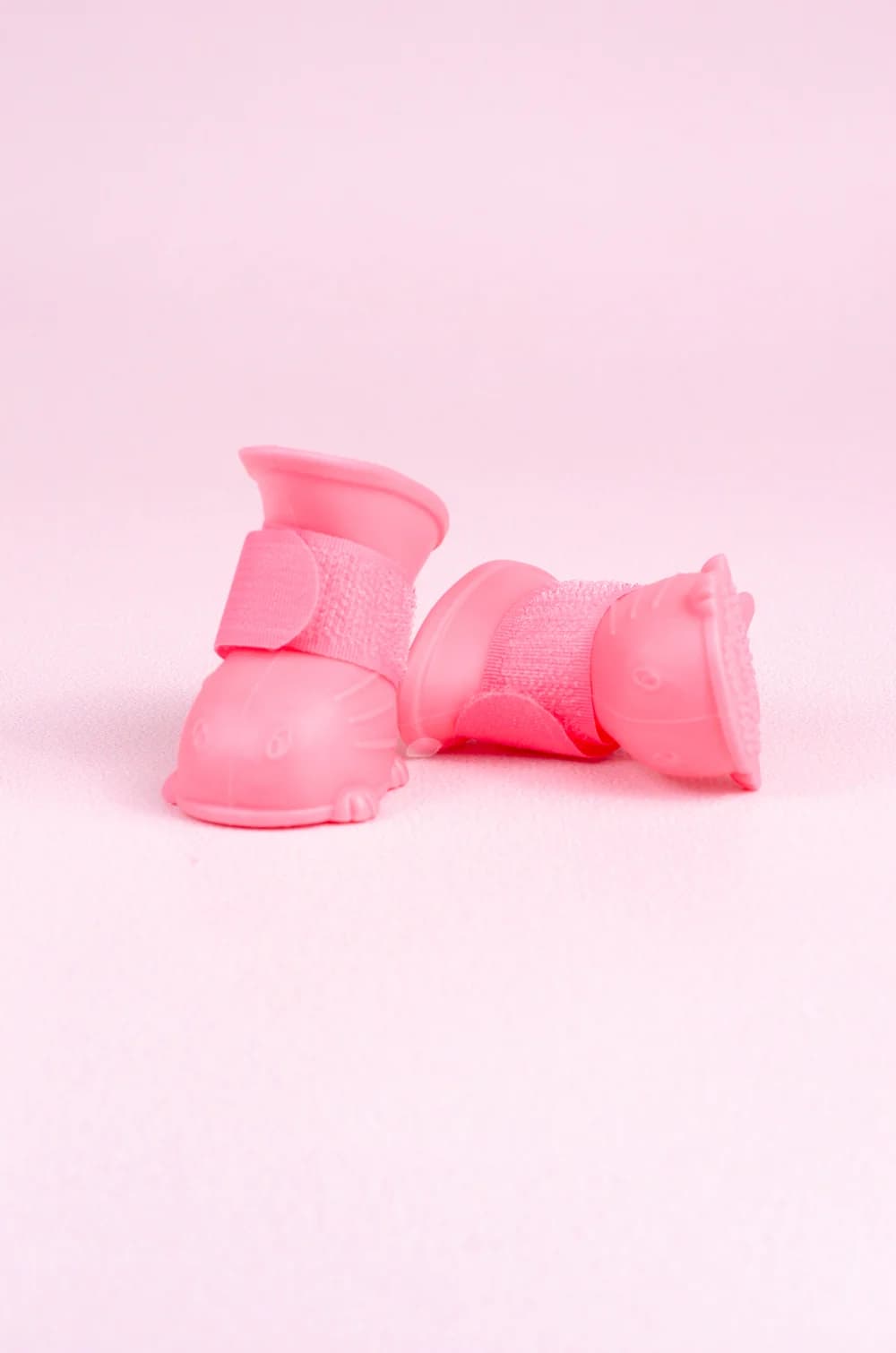 Розовые силиконовые ботинки для собак размер S